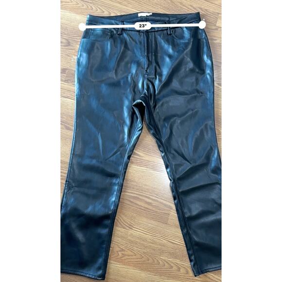 Good American GOOD ICON FAUX LEATHER PANTS size 20 - Picture 7 of 11